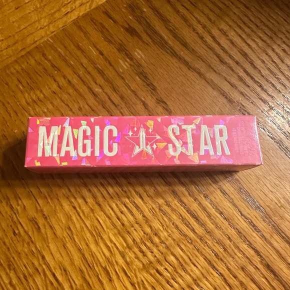 JEFFREE STAR MAGIC STAR CONCEALER C15.25 Tan skin with golden peach undertones - Picture 4 of 5